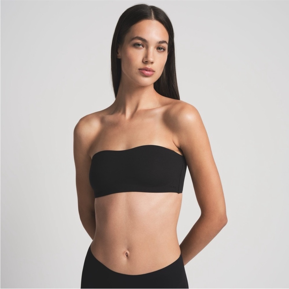SKIMS NAKED BANDEAU BRA IN ONYX NWT strapless‎ size XXS